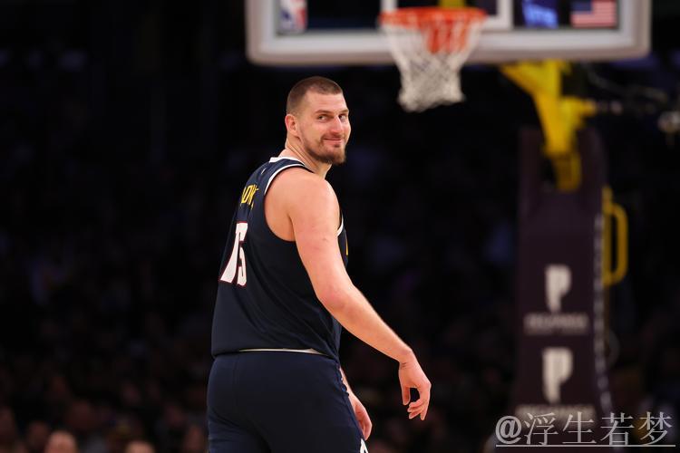 约基奇精准高抛助攻 沃特森空接双扣暴扣 约基奇精准高抛助攻 沃特森空接双扣暴扣