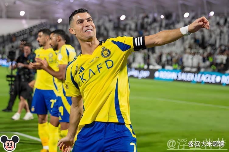 球迷高呼梅西，C罗微笑回应：声音再大点！12分钟内传射建功，荣膺MVP，3场比赛打入4球